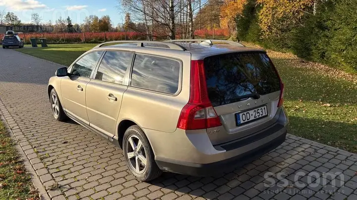 Volvo V70 2009 photo 5