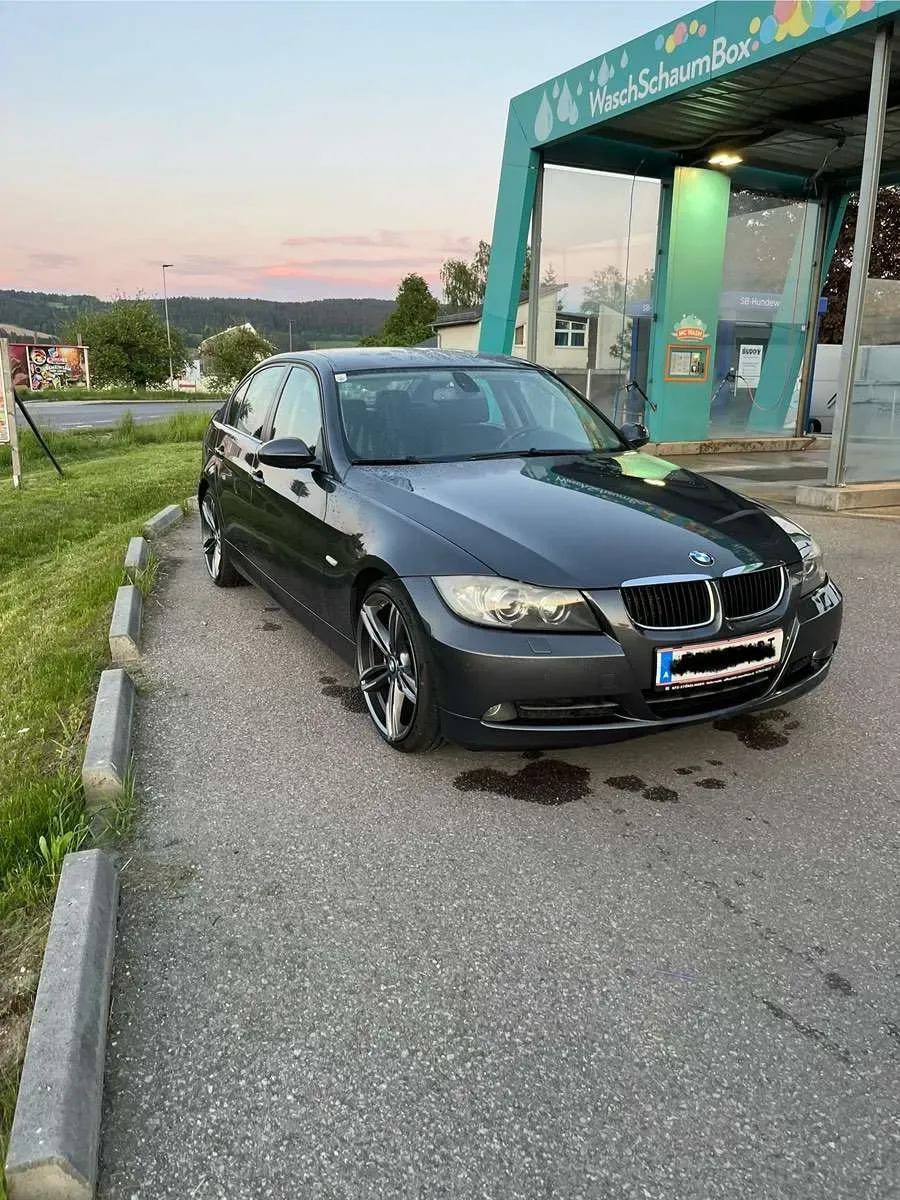 BMW 3 Series 2005 photo 2