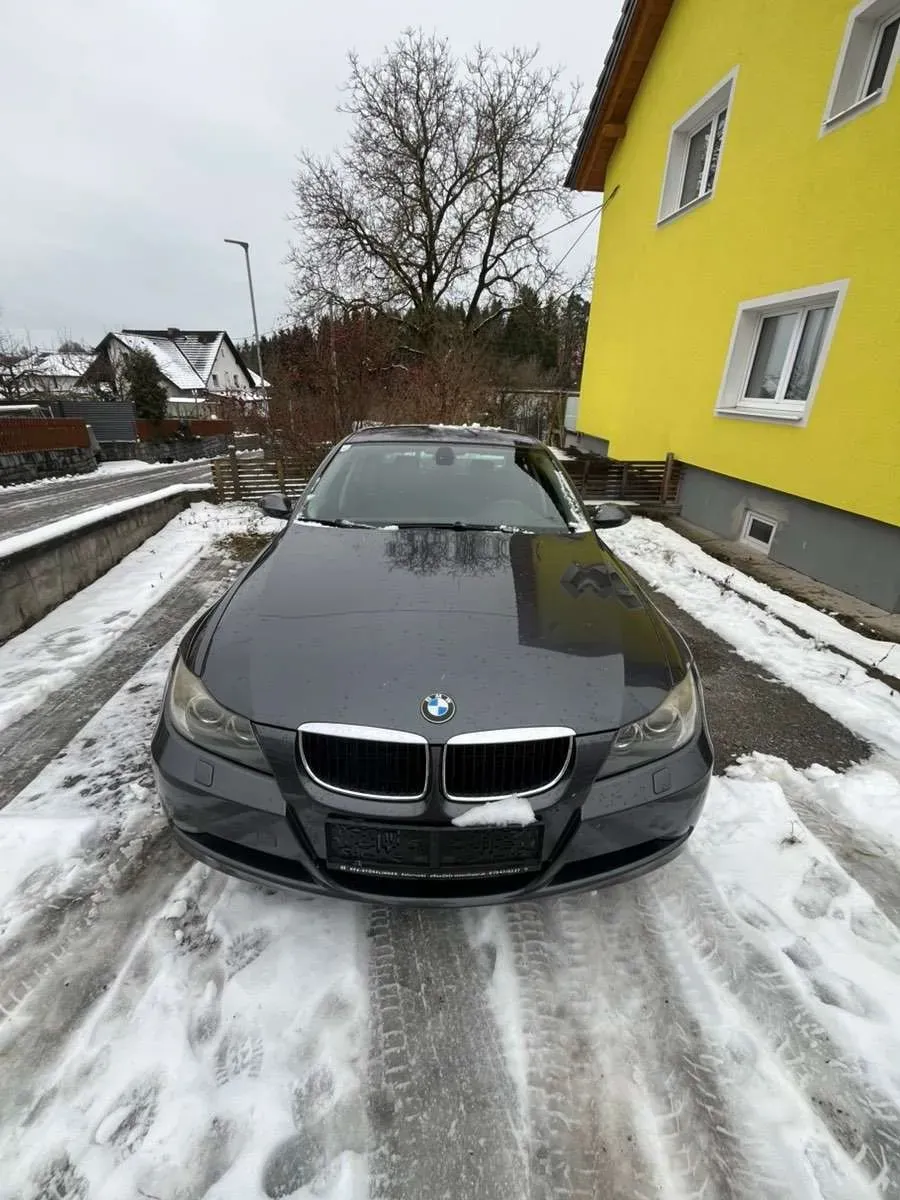 BMW 3 Series 2005 photo 3