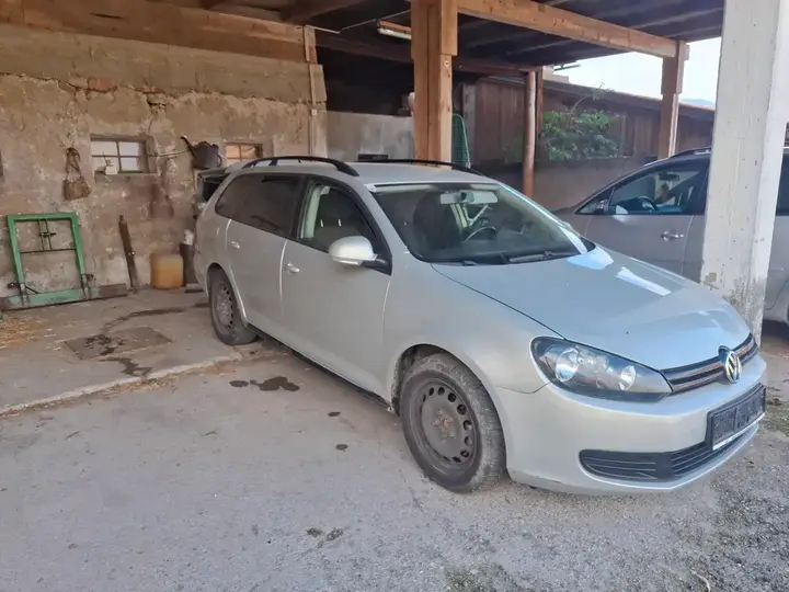 Volkswagen Golf Variant 2010 photo 2
