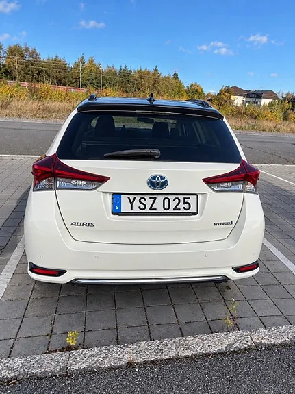 Toyota Auris 2017 photo 3