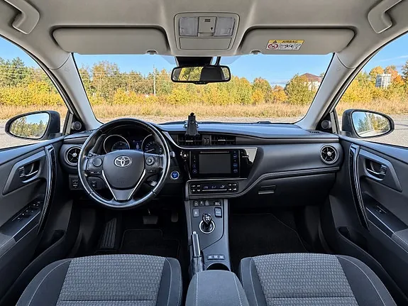 Toyota Auris 2017 photo 4