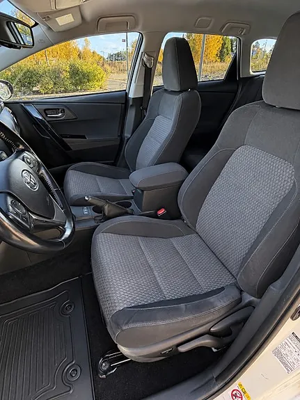 Toyota Auris 2017 photo 5