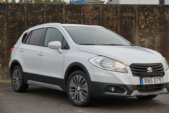 Suzuki S-Cross 2015 photo 2