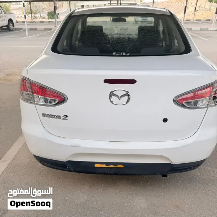 Mazda 2 2013 photo 3