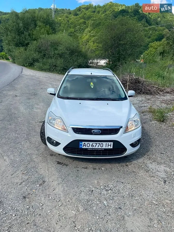 Ford Focus 2009 photo 2