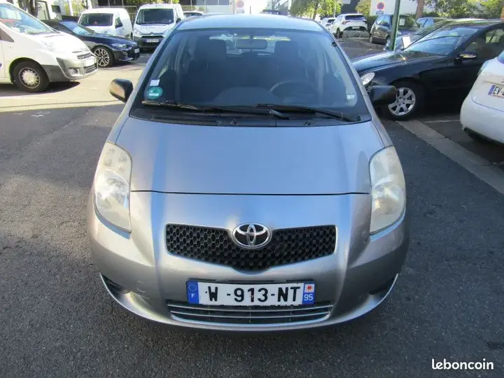 Toyota Yaris 2007 photo 2