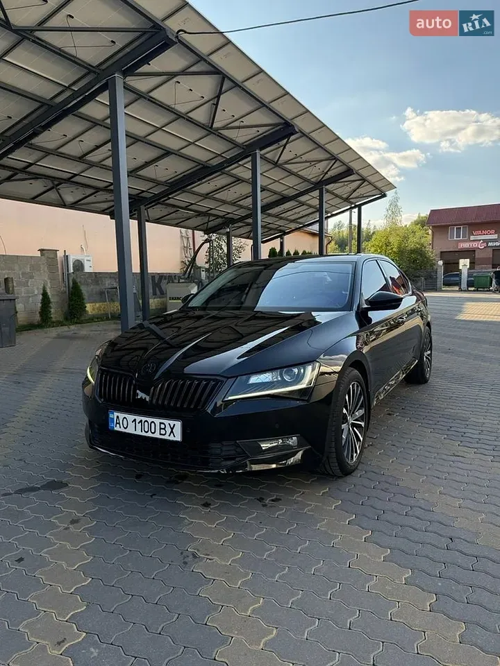 Skoda Superb 2018 photo 2