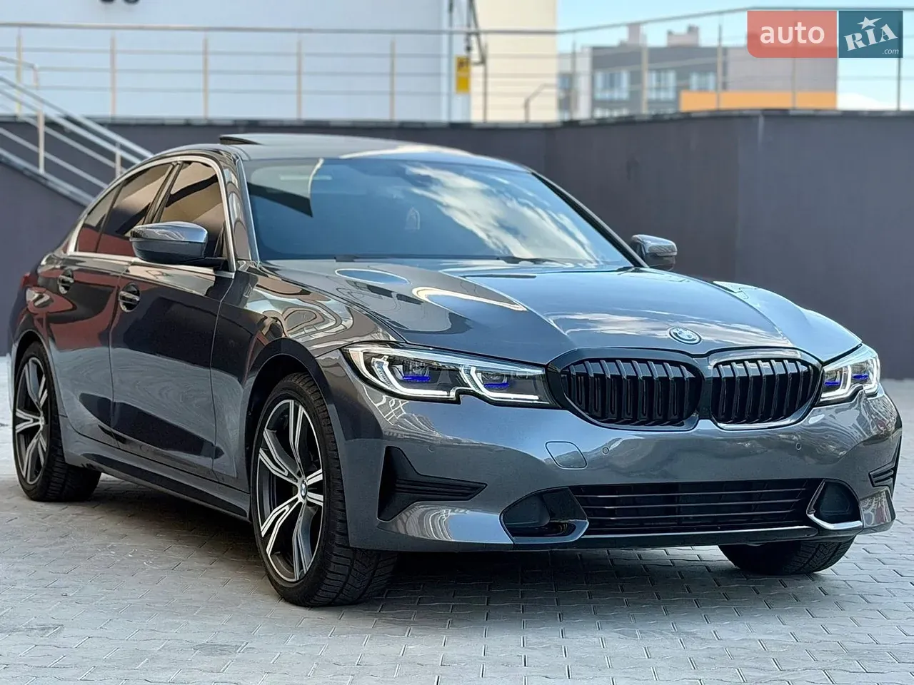 BMW 3 Series 2021 photo 3