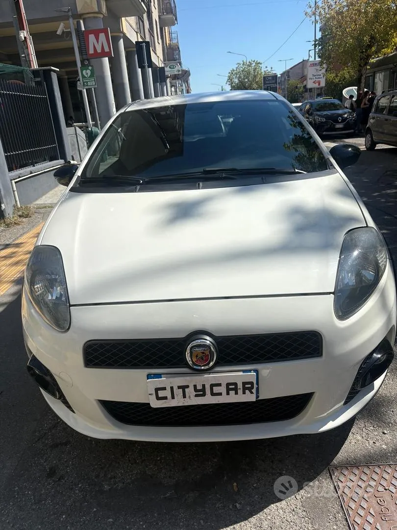 Abarth Grande Punto 2009 photo 2