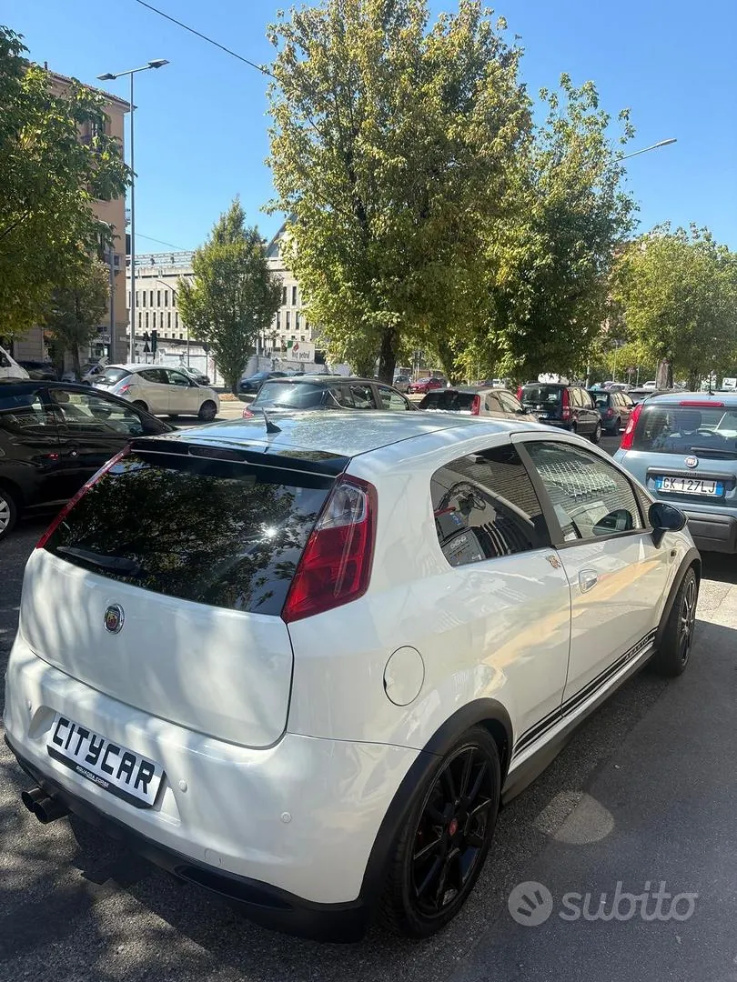 Abarth Grande Punto 2009 photo 5