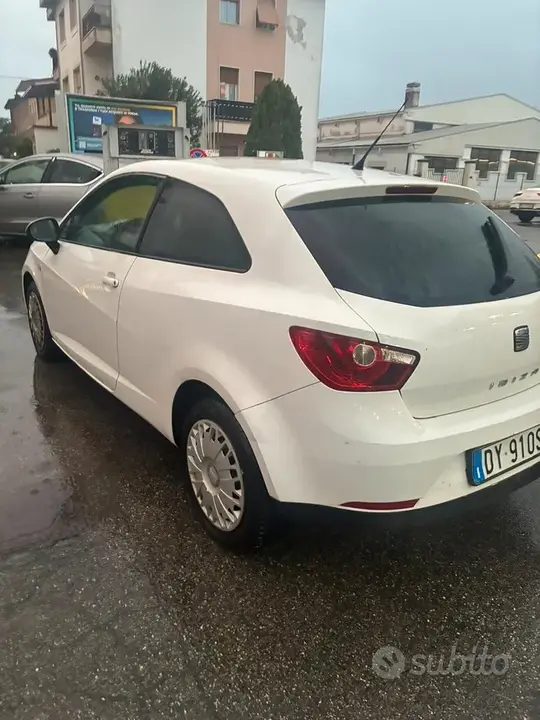 Seat Ibiza 2010 photo 4