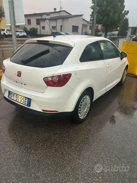 Seat Ibiza 2010 photo 3