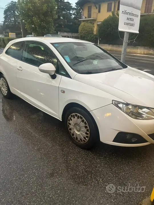 Seat Ibiza 2010 photo 2