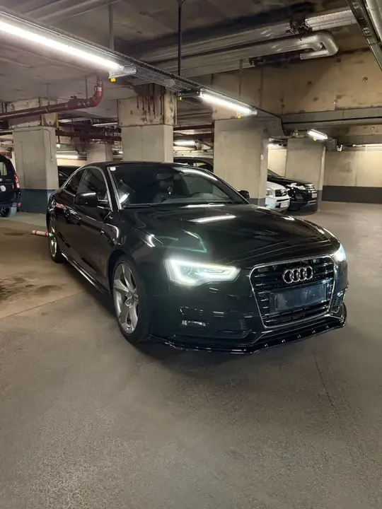 Audi A5 2011 photo 2