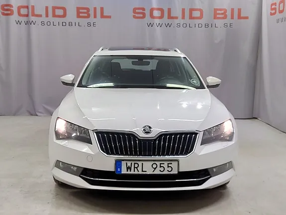 Skoda Superb 2019 photo 2