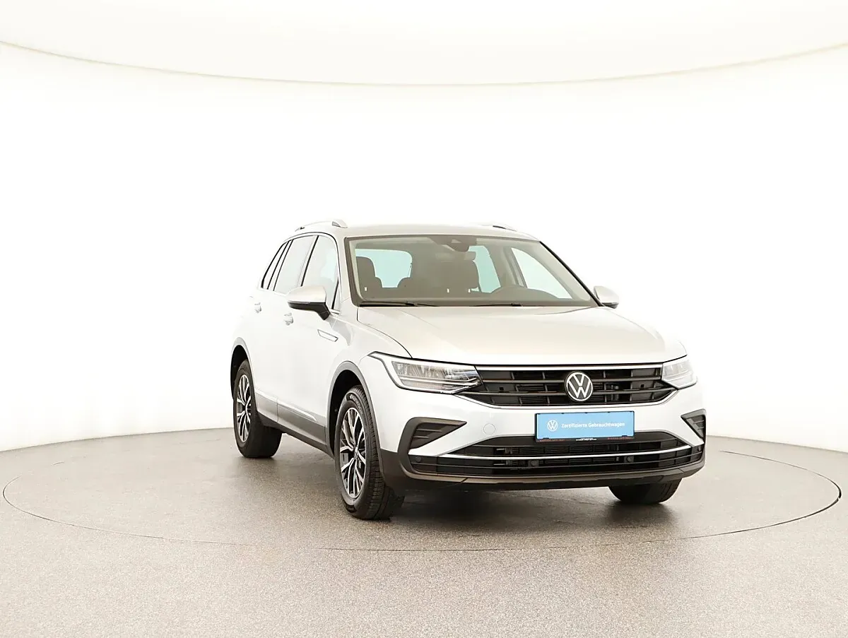 Volkswagen Tiguan 2024 photo 2