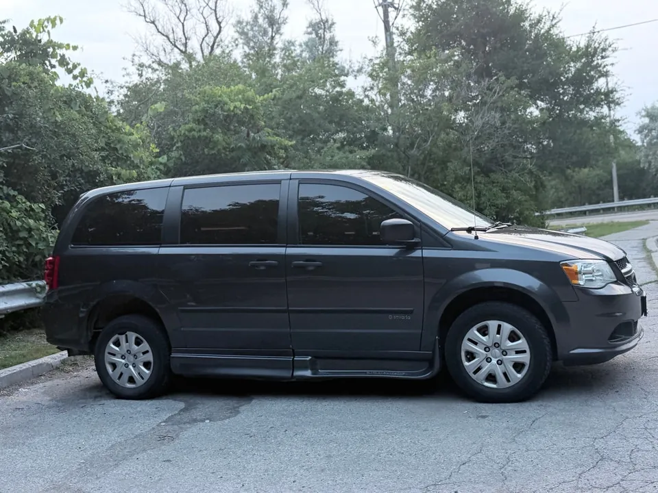 Dodge Grand Caravan 2017 photo 3
