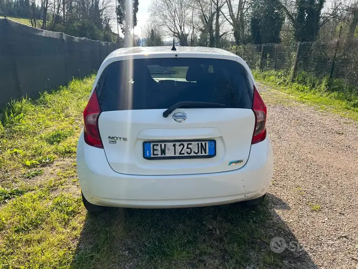Nissan Note 2014 photo 5