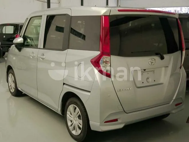 Toyota Roomy 2023 photo 2