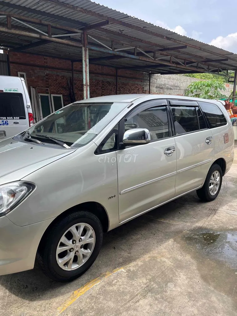 Toyota Innova 2007 photo 2