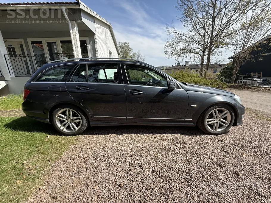 Mercedes-Benz C250 2012 photo 3