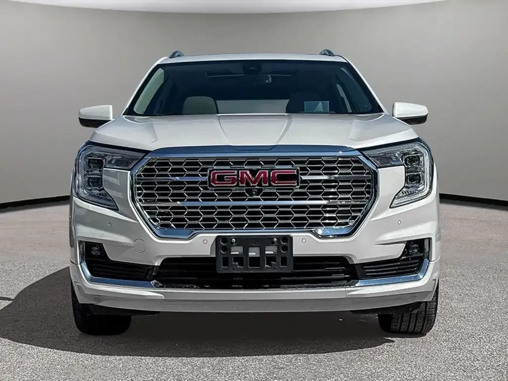 GMC Terrain 2024 photo 2
