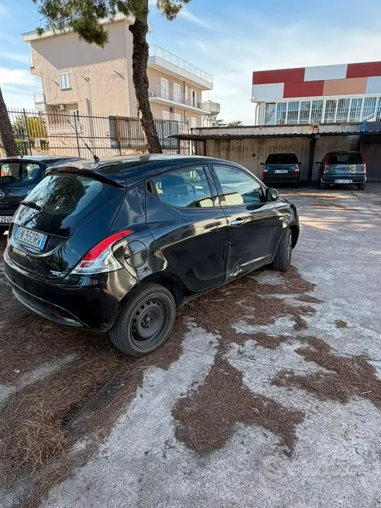 Lancia Ypsilon 2012 photo 4