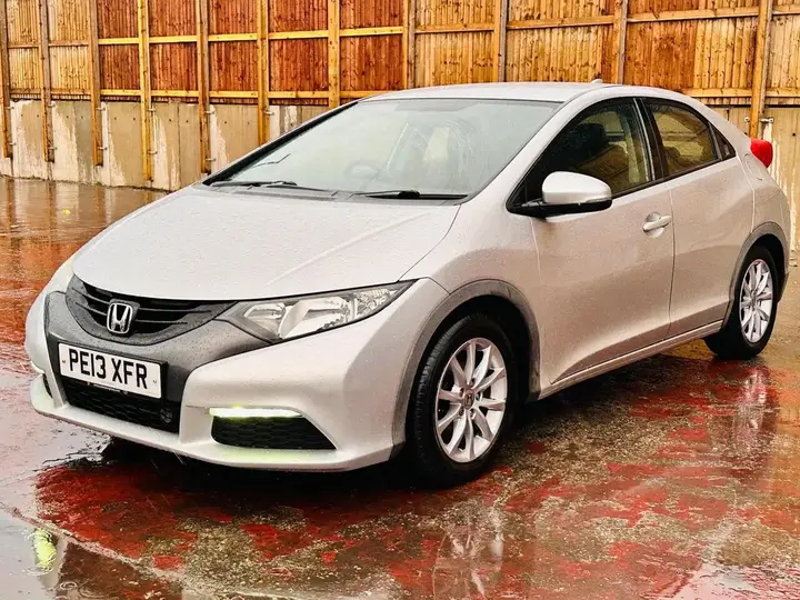 Honda Civic 2013 photo 2