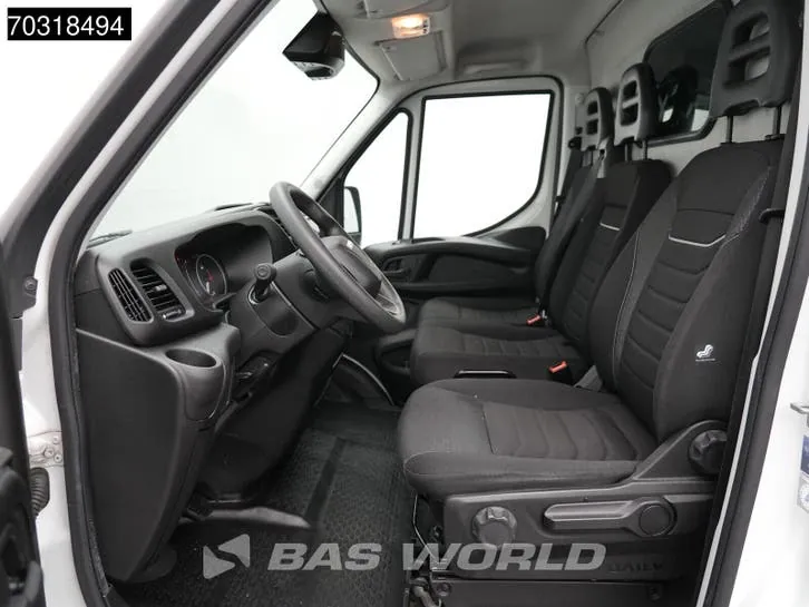 Iveco Daily 2023 photo 3