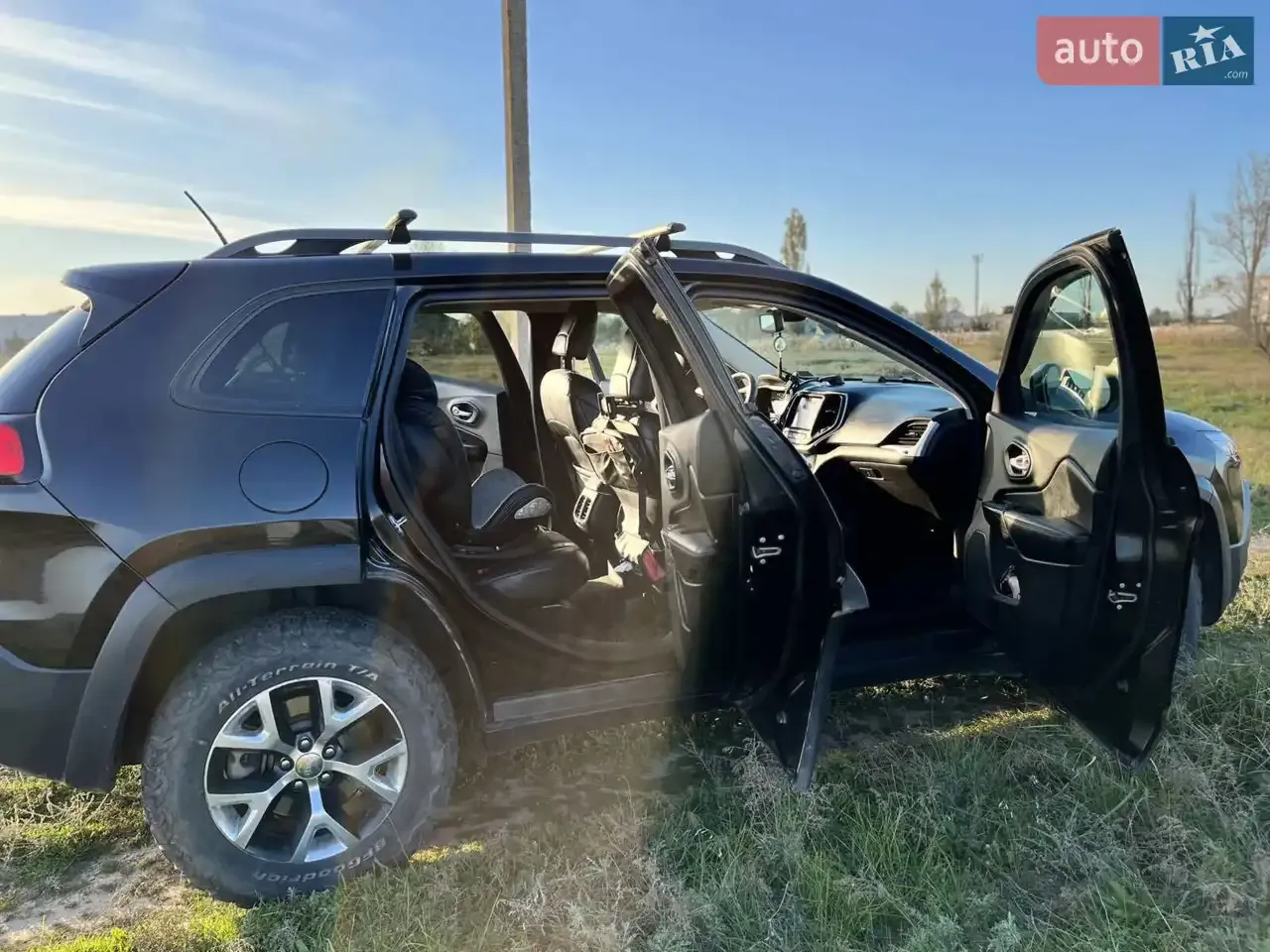 Jeep Cherokee 2015 photo 3