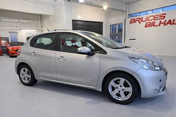 Peugeot 208 2014 photo 5