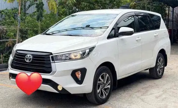 Toyota Innova 2022 photo 2