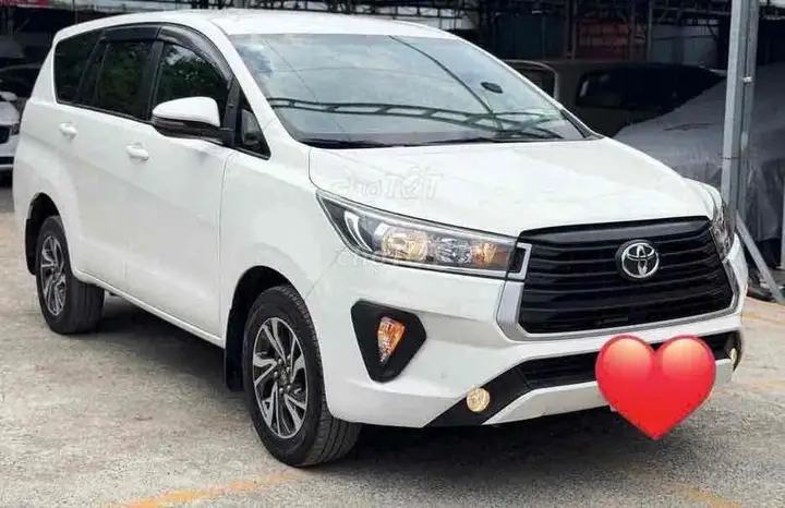 Toyota Innova 2022 photo 3