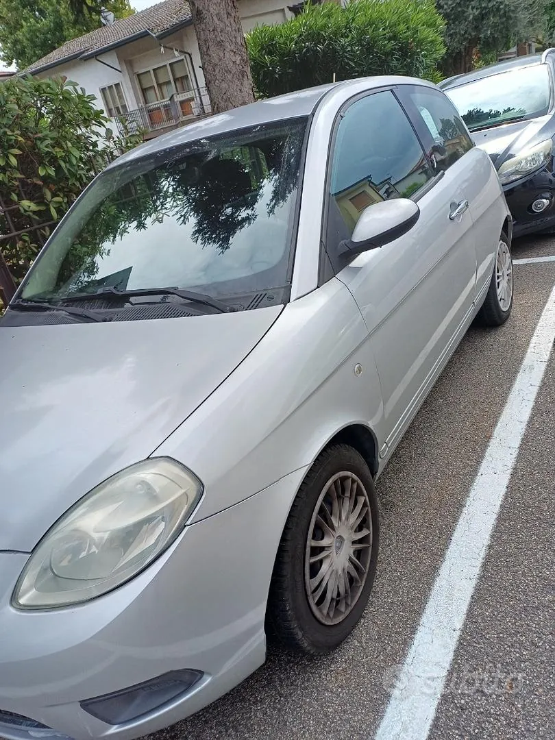 Lancia Ypsilon