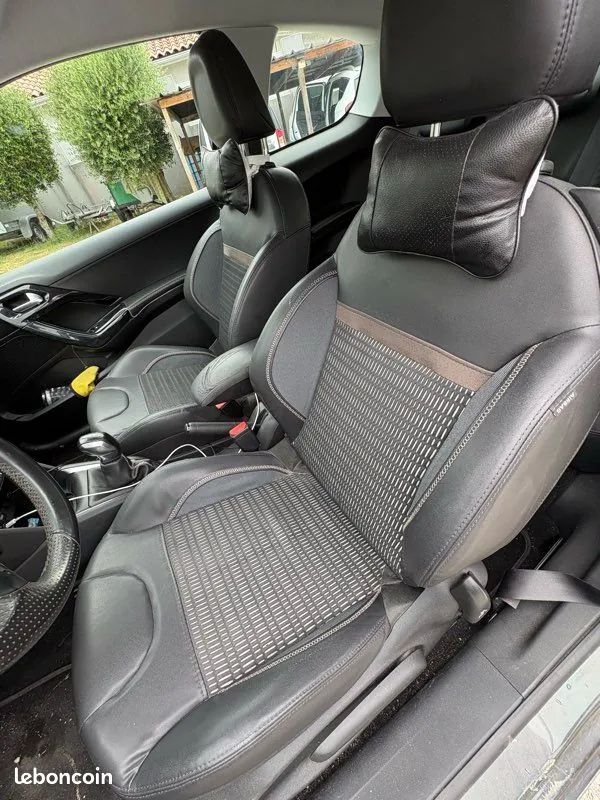 Peugeot 208 2013 photo 3