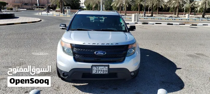 Ford Explorer 2013 photo 4
