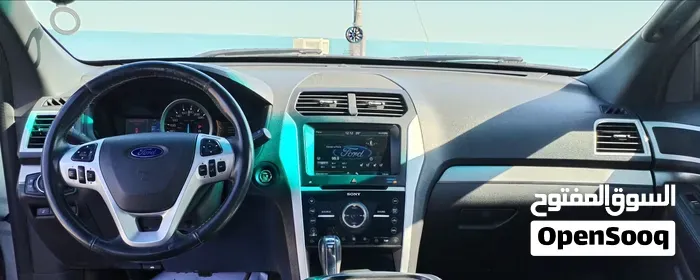 Ford Explorer 2013 photo 2