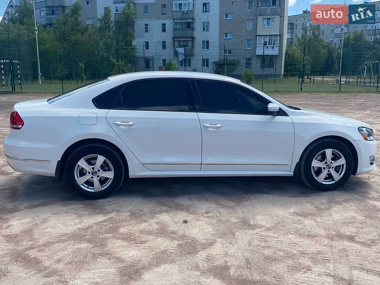 Volkswagen Passat 2013 photo 3