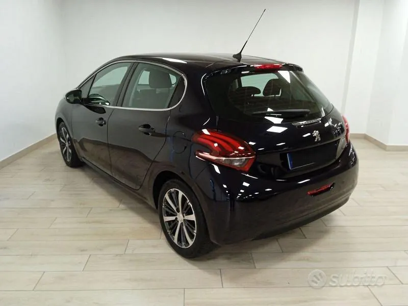 Peugeot 208 2017 photo 4