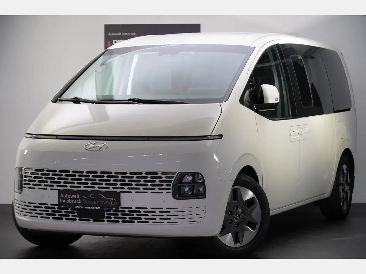 Hyundai Staria 2022 photo 2