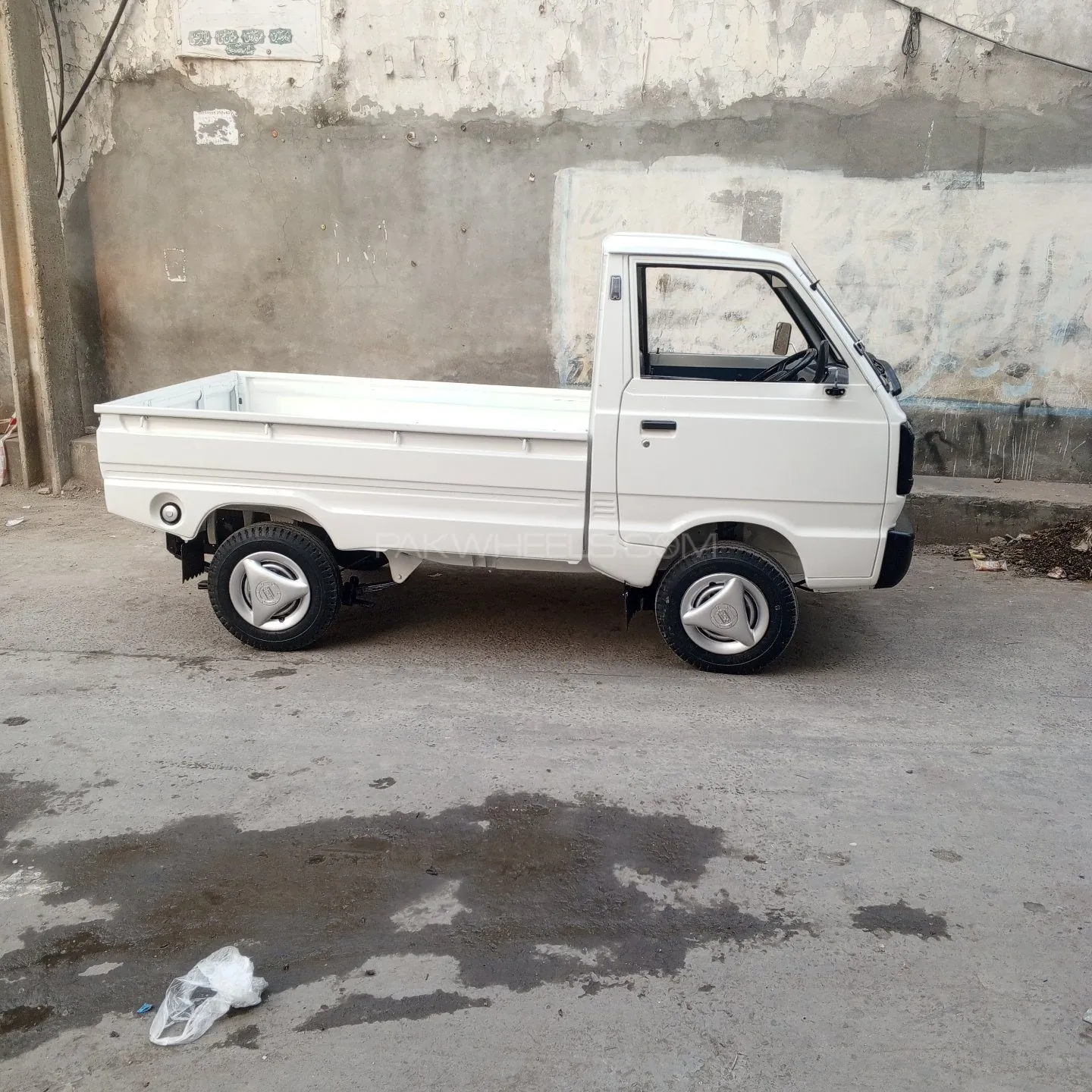 Suzuki Ravi