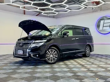 Nissan Elgrand 2018 photo 4