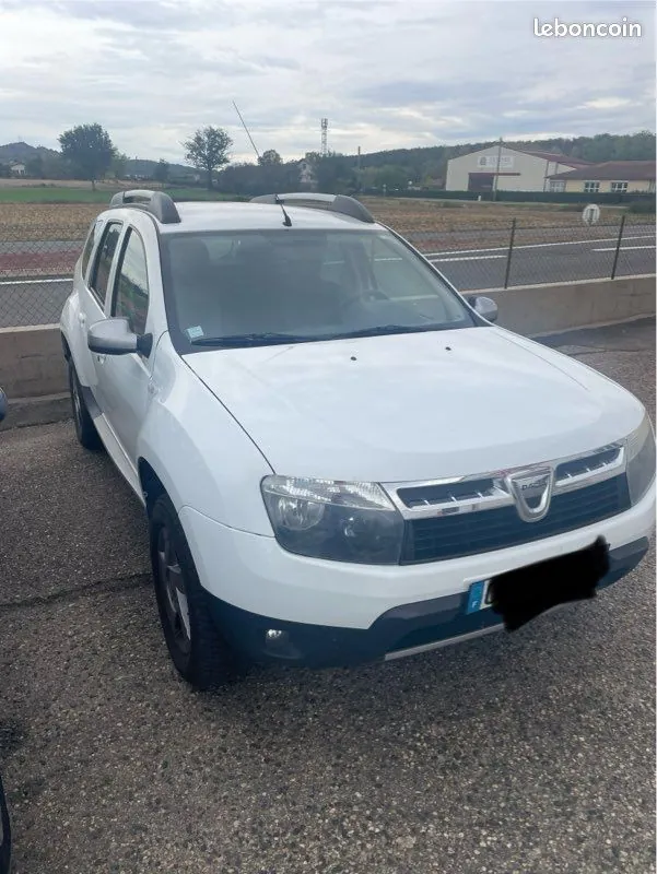 Dacia Duster 2012 photo 2
