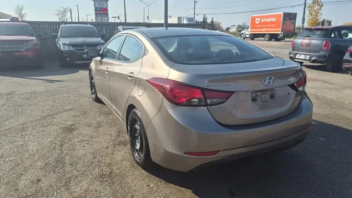 Hyundai Elantra 2015 photo 3