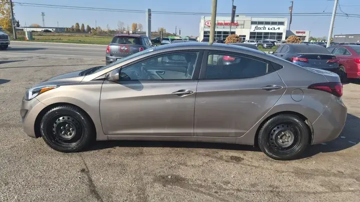 Hyundai Elantra 2015 photo 2