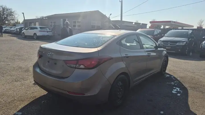 Hyundai Elantra 2015 photo 5