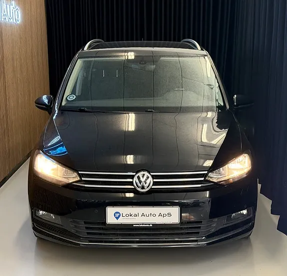 Volkswagen Touran 2018 photo 2