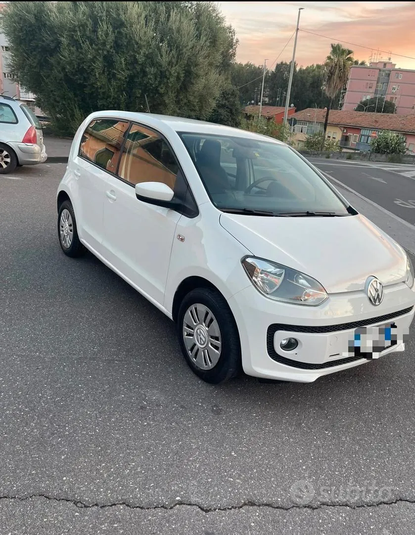 Volkswagen Up 2015 photo 2