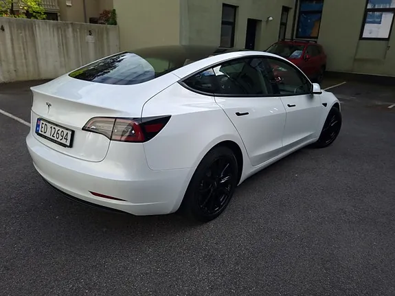 Tesla Model 3 2021 photo 4